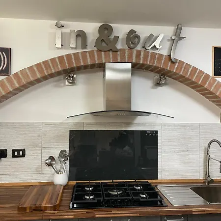Apartment In&out - Mostacciano, Eur *