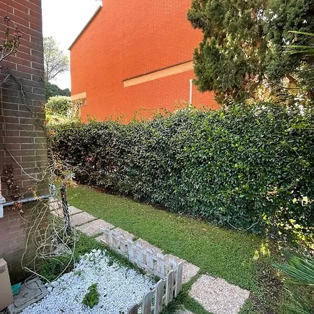 In&out - Mostacciano, Eur * Ρώμη