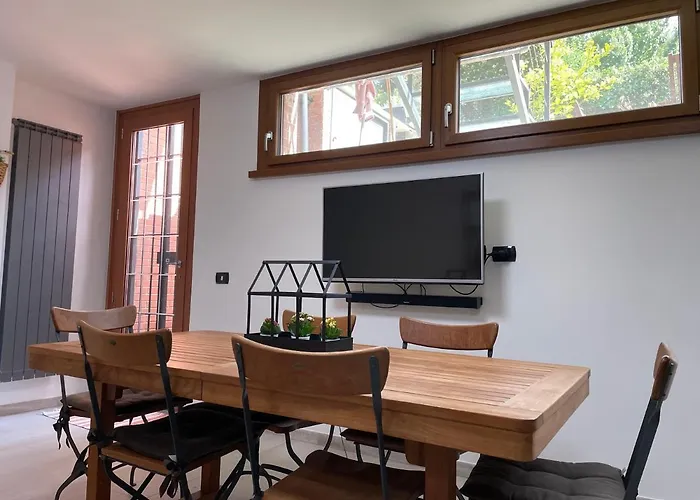 In&out - Mostacciano, Eur