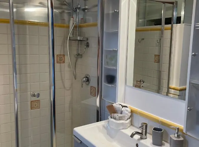 Apartament In&out - Mostacciano, Eur