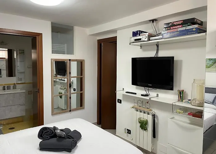 In&out - Mostacciano, Eur